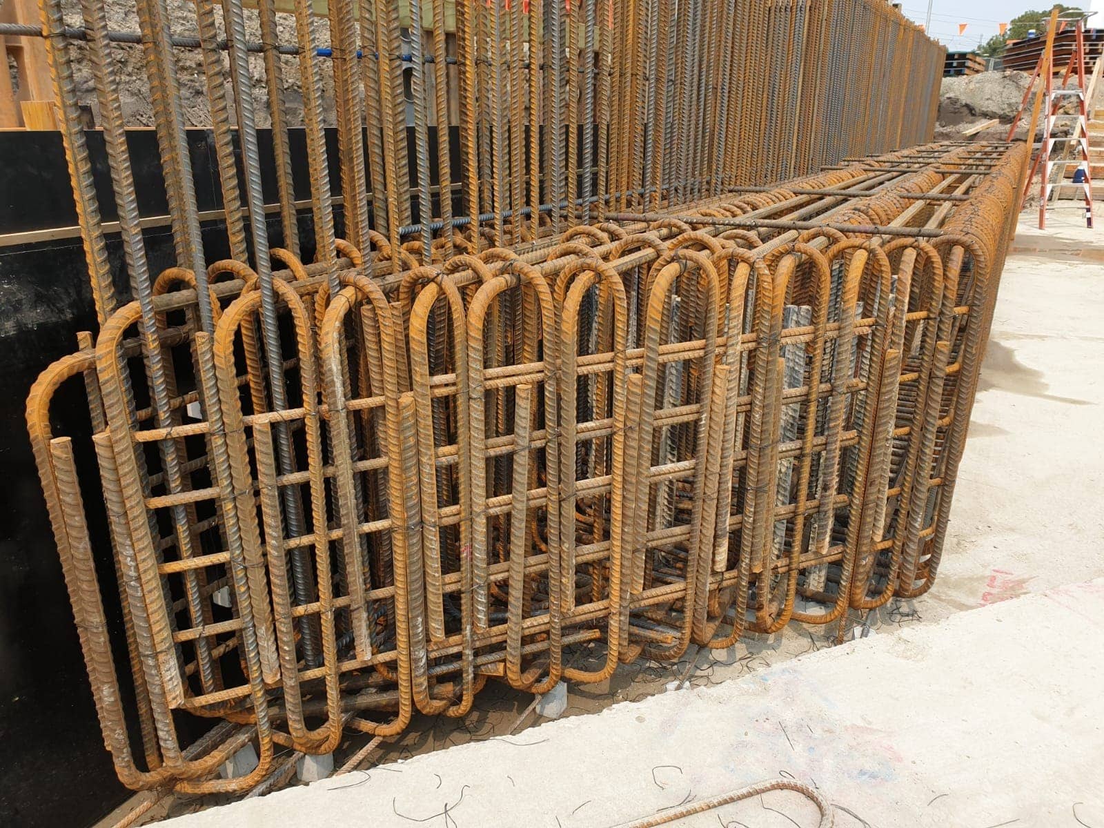 LXRP abutment and wall